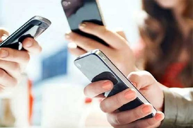 وفاقی بجٹ میں موبائل فونز کی درآمد پر ویلیو ایڈیشن ٹیکس کے خاتمے کی تجویز