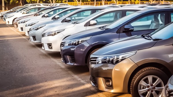 ٹویوٹا نے گاڑیوں کی قیمتوں میں رواں سال تیسری بار اضافہ کردیا