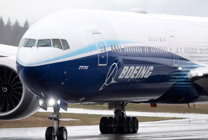 دنیا کے سب سے بڑے طیارے بوئنگ 777 ایکس کی پہلی آزمائشی پرواز کامیاب