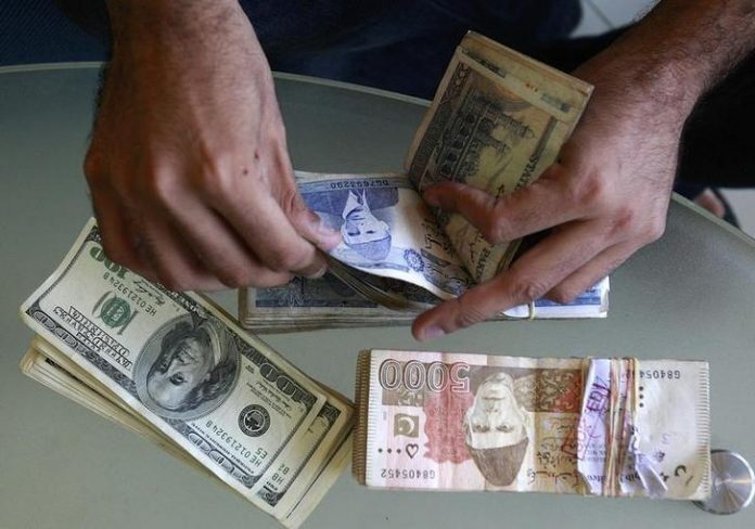 حکومت نے مالی سال کے پہلے 21 دنوں میں بینکوں سے 500 ارب روپے کا قرض لے لیا