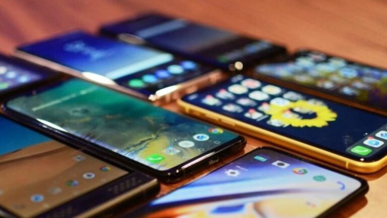 موبائل فونز کی درآمدات میں ایک ہزار فیصد اضافہ