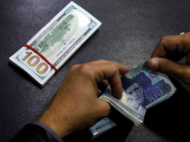 اوپن مارکیٹ میں ڈالر کی قدر میں 2.70 روپے کا اضافہ