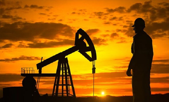 عالمی منڈی میں مندی برقرار، تیل کی قیمتیں ایک بار پھر گر گئیں