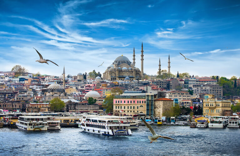 ترکی کو رواں سال 15 ملین سیاحوں سے 11 ارب ڈالر آمدنی کی توقع