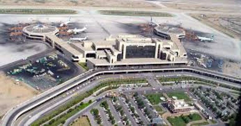 حکومت نے ملک کے بڑے ہوائی اڈے آؤٹ سورس کرنے پر کام شروع کردیا