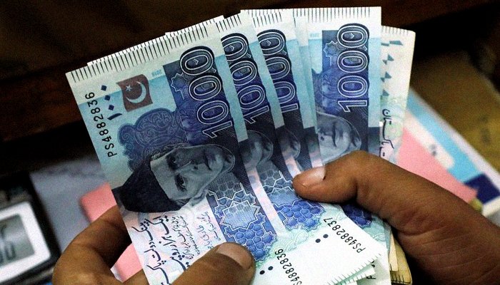 اپریل 2021ء کے دوران پاکستانیوں نے بینکوں سے کتنے ارب روپے کے قرضے حاصل کیے؟