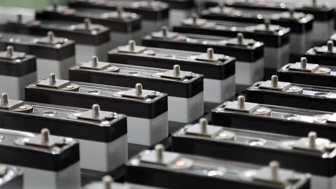 جاپانی کمپنیاں دھڑا دھڑ لیتھیم آئن بیٹریاں کیوں بنا رہی ہیں؟