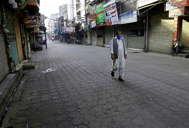 کورونا وبا کے دوران کتنے لاکھ پاکستانی بے روزگار ہوئے؟