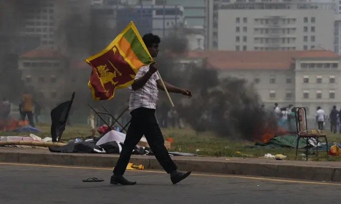 سری لنکا معاشی بحران کا شکار کیوں ہوا؟